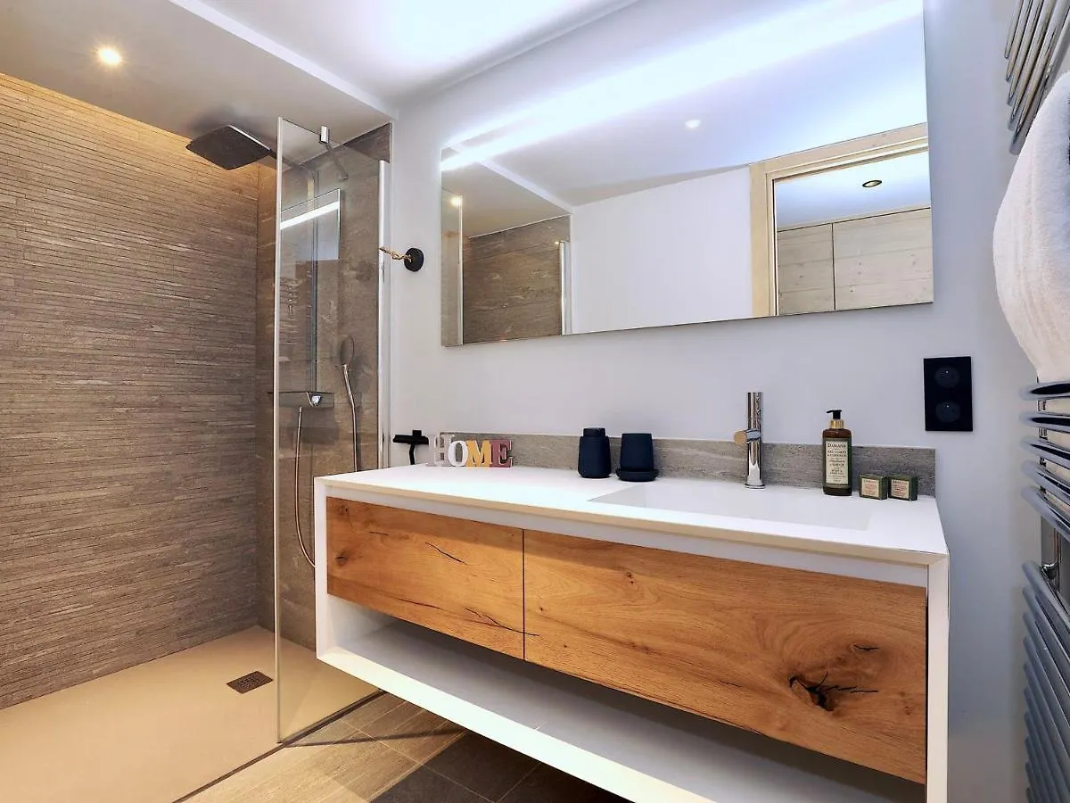 Chalet De Luxe Skis Aux Pieds Avec Spa - Courchevel - Fr-1-575-192 0*,  프랑스